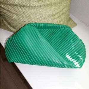 Green dumpling style clutch